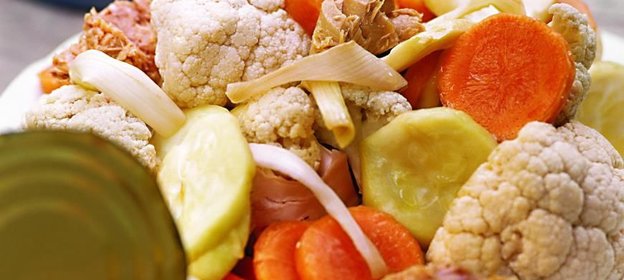 Паровые овощи с соусом из тунца