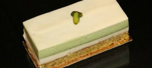 Фисташковое пирожное с зеленым чаем