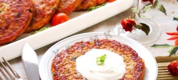 Рыбные оладьи с овощами