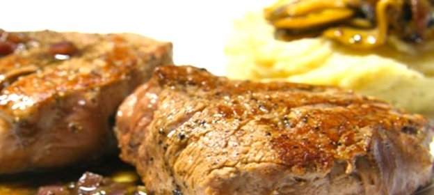 Стейк из баранины на сковороде