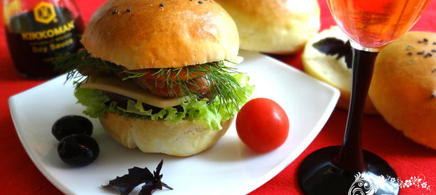 Чизчикенбургер домашний или бургер с сыром, курицей и овощами