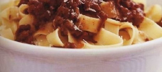 Лапша «тальятелле» с мясным соусом