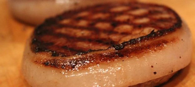 Стейк из говядины с ароматным маслом