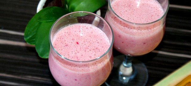 Фруктово-ягодный смузи с кефиром