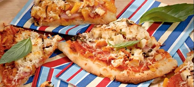 Пицца с сыром и ветчиной