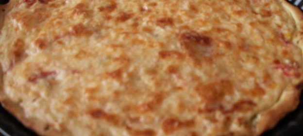 Пицца с креветочным соусом на основе бешамель