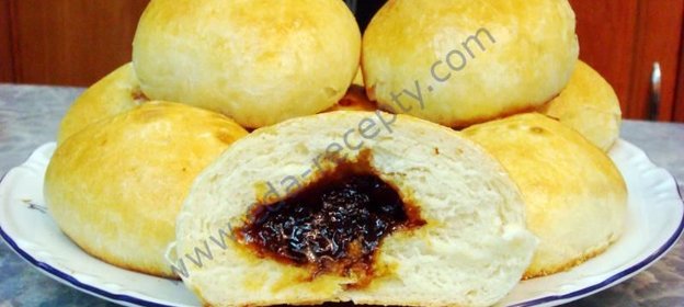 Дрожжевые булочки с повидлом