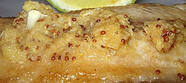 Рыбный стейк под имбирным соусом