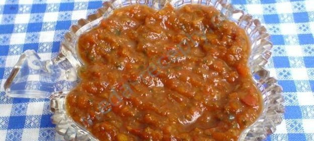 Соус из крапивы и щирицы с орехом (Ахаршьл сызбал)