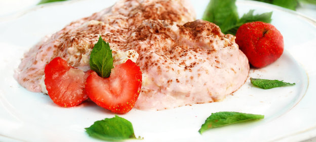 Клубничный десерт с печеньем