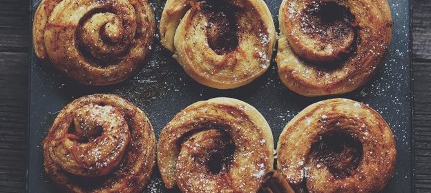 Булочки с апельсином и корицей