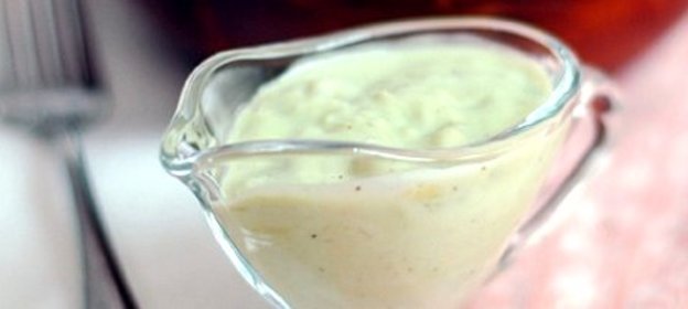 Кефирный соус с чесноком