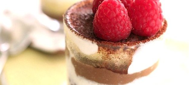 Лимонно-шоколадное парфе с клубникой
