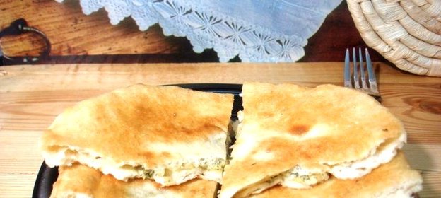 Лепешки с сыром на сковороде