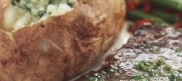 Печеный картофель со стейками