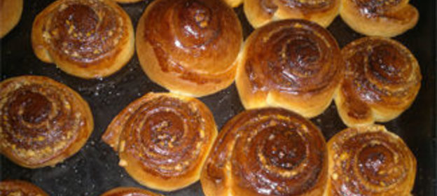 Булочки с корицей и орехами
