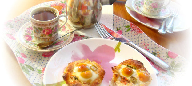 Глазунья из перепелиных яиц запечённая в пшеничном хлебе