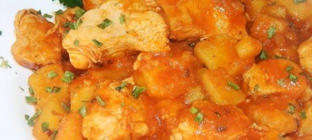 Гуляш из курицы по-мадьярски