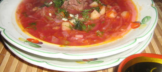 Быстрые щи из квашенной капусты,со свеклой и тушёнкой