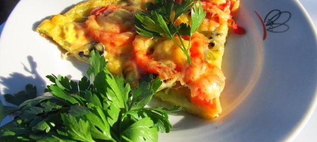 Гавайская пицца с ананасами и курицей