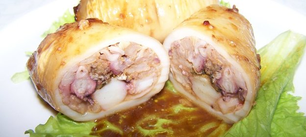 Кальмары, фаршированные морскими афродизиаками в соево-апельсиновом соусе