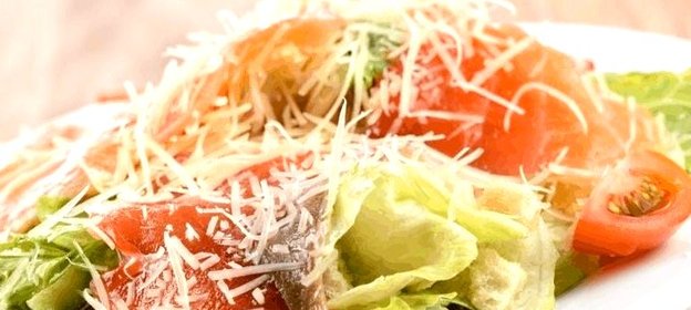 Салат «Цезарь» с семгой