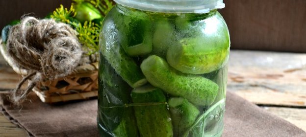 Соленые огурцы без закатки