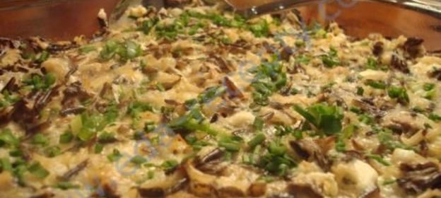 Яичница с диким рисом и грибами