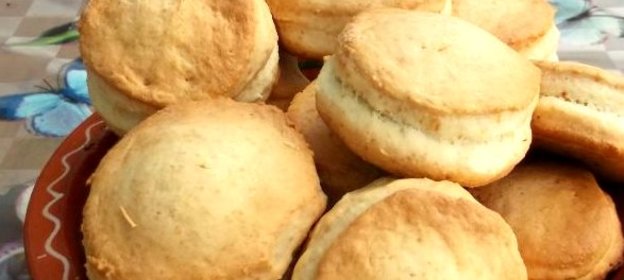 Сметанные лепешки в духовке