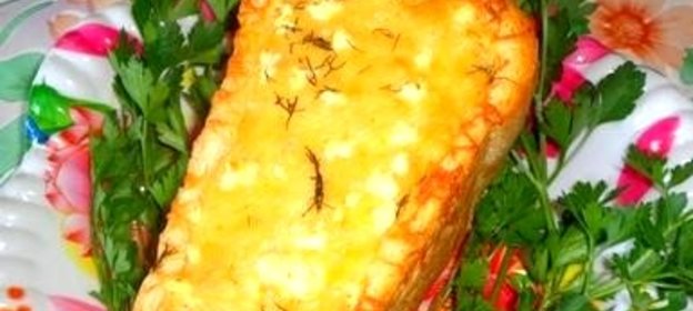 Белый хлеб запеченный с овощами