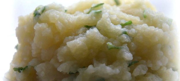 Картофельное пюре на луковом бульоне с зеленью