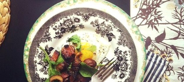 Яичница с грибами и беконом