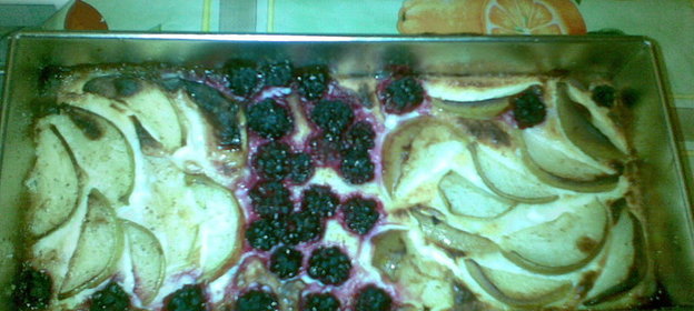 нежная творожная запеканка с фруктами