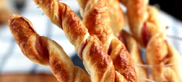 Слоеные палочки с ветчиной