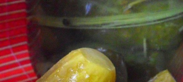 Соленые огурцы с сухой горчицей