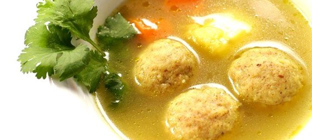 Мясной бульон с картофельными клецками