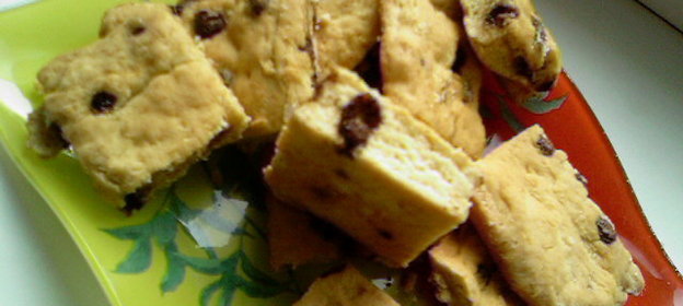 Печенье без добавления яиц с рисовыми шариками в шоколадной глазури