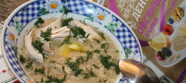 Густой овсяный суп на курином бульоне