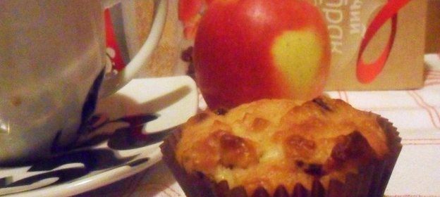 Овсяные маффины с яблоками и изюмом