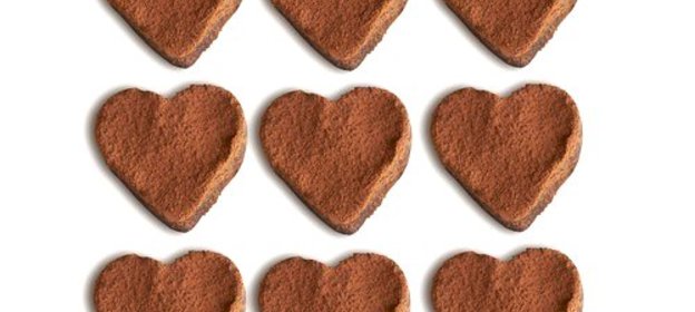 Шоколадные бисквитные сердца