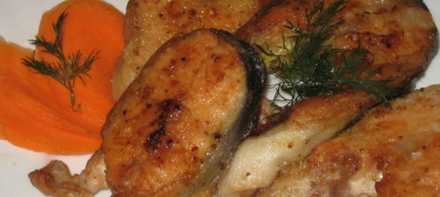 Стейк горбуши жареный