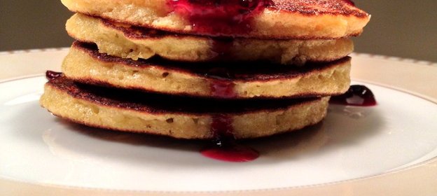 Оладьи из миндальной муки с медом