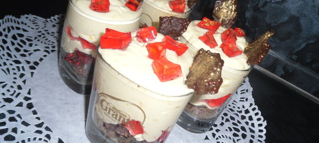 Апельсиновый сливочный десерт с шоколадными хрустяшками и гренадиновым желе Рубины Имладриса