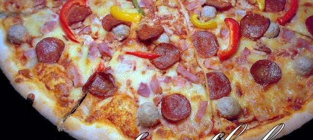 ГАНГСТЕРСКАЯ ПИЦЦА из 4-х видов колбас