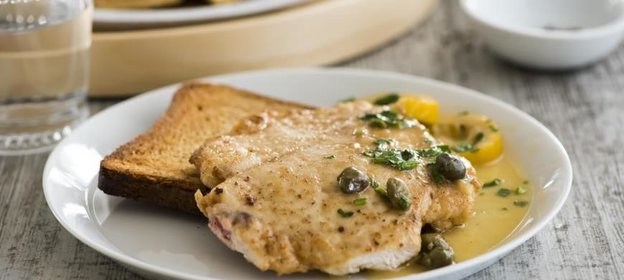 Куриная отбивная с жареным хлебом