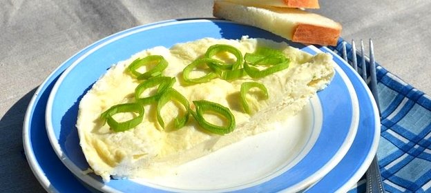 Болтунья с брынзой