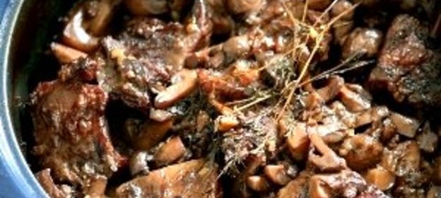 Говяжьи ребрышки тушеные