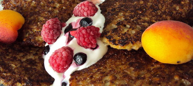 гречневые оладьи с медом