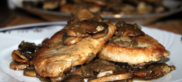 Стейки-минутки (свинина) в соусе из грибов и мадеры