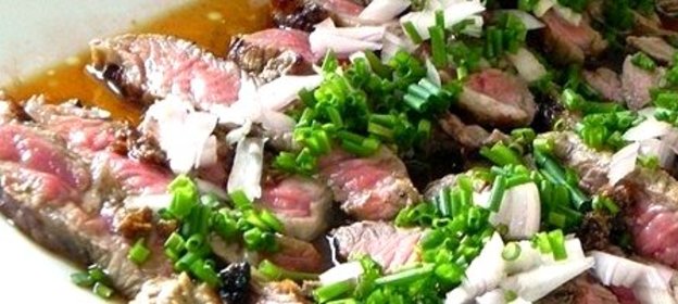 Стейк с понзу и грибным маслом